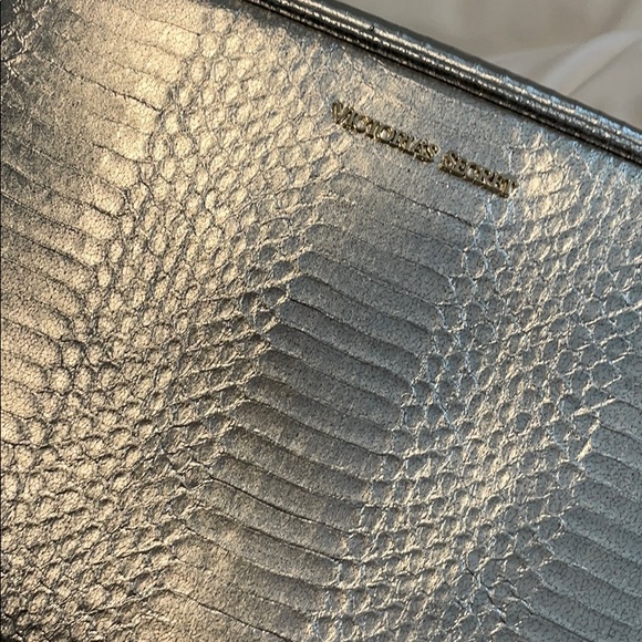 Brand new! Silver purse - Picture 2 of 4